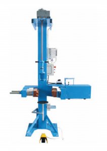 Screwing and unscrewing device for valves model EA - 150
